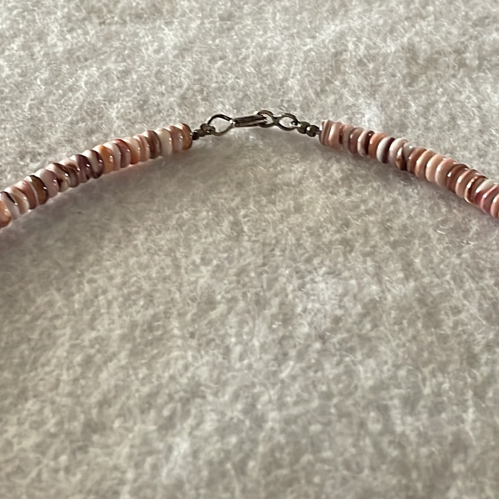 Shell Choker Necklace - Picture 5 of 6